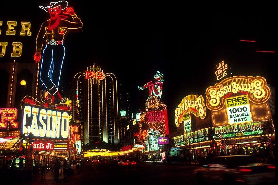 old casinos on las vegas strip